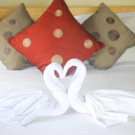 กายาตรี อูบุด Bed & Breakfast ภายนอก รูปภาพ