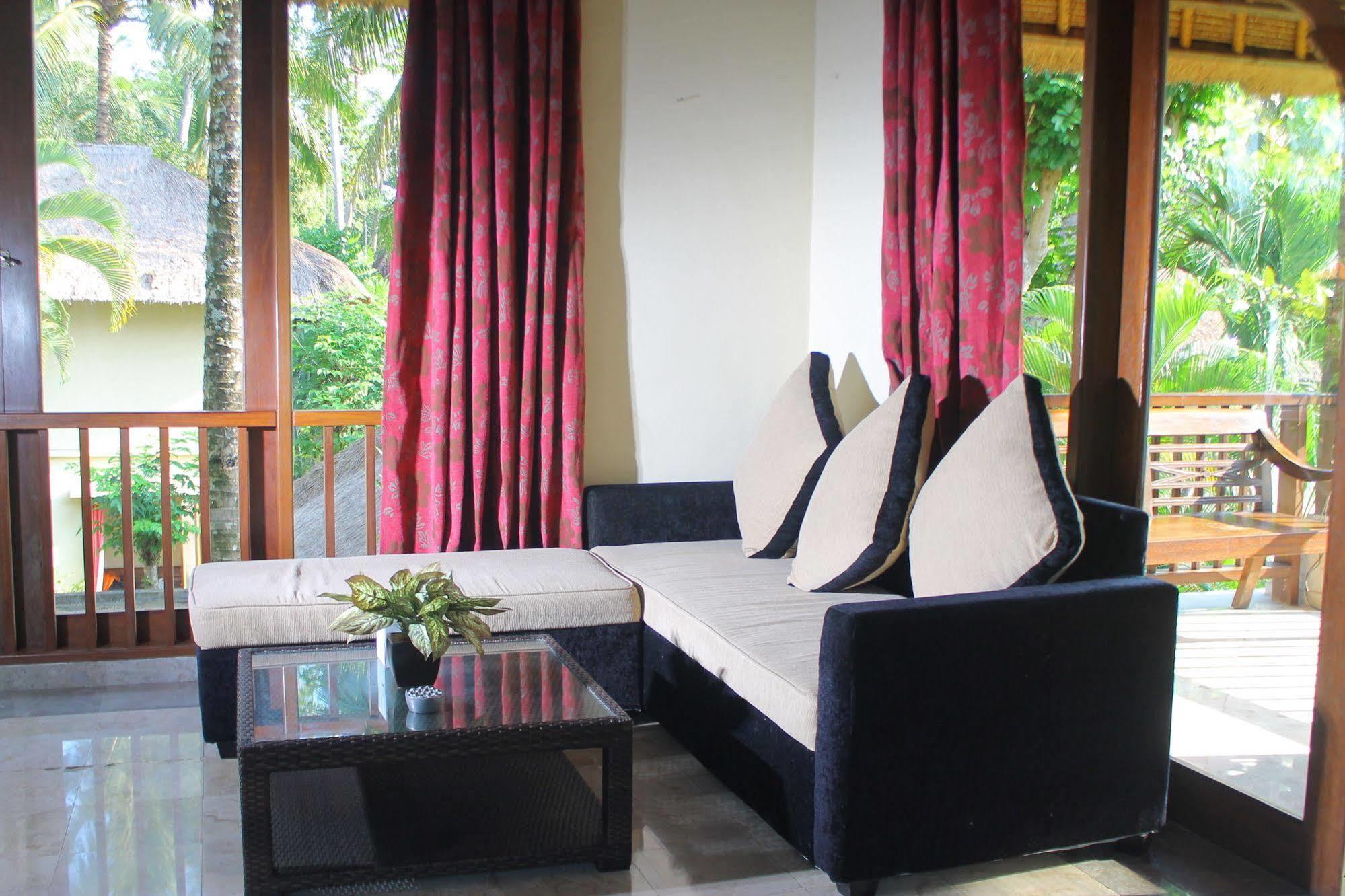 กายาตรี อูบุด Bed & Breakfast ภายนอก รูปภาพ