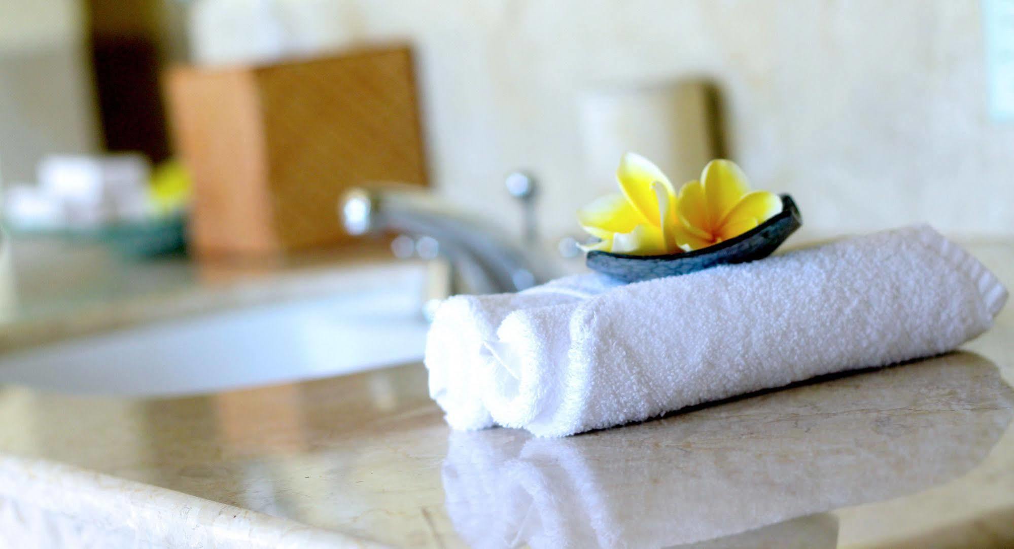 กายาตรี อูบุด Bed & Breakfast ภายนอก รูปภาพ