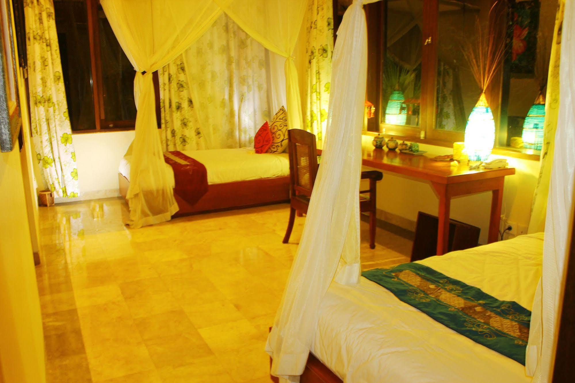 กายาตรี อูบุด Bed & Breakfast ภายนอก รูปภาพ