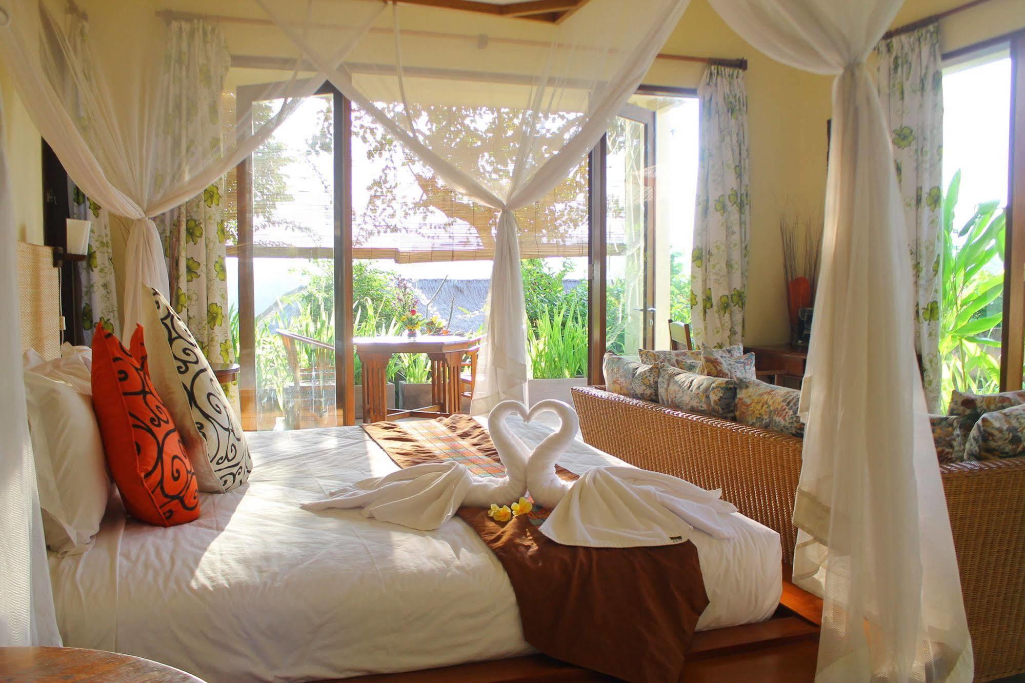 กายาตรี อูบุด Bed & Breakfast ภายนอก รูปภาพ